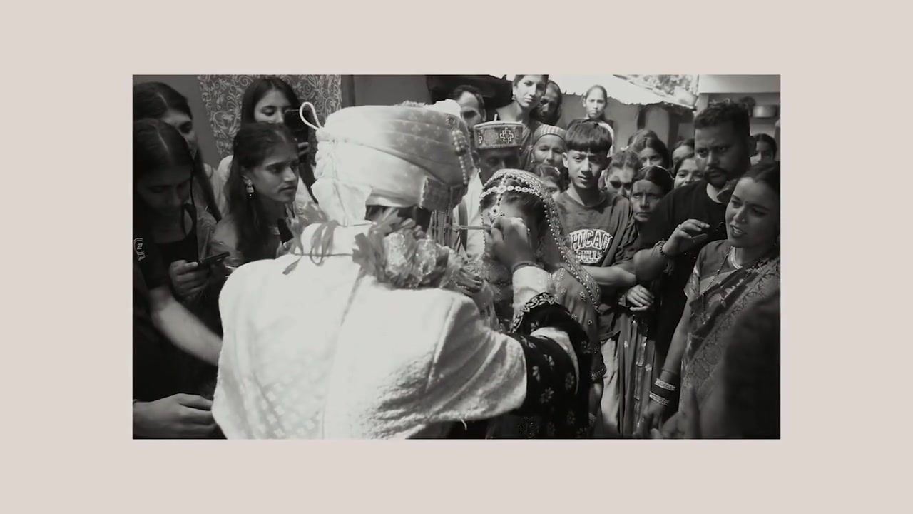 Black-and-white wedding frame representing professional post-production